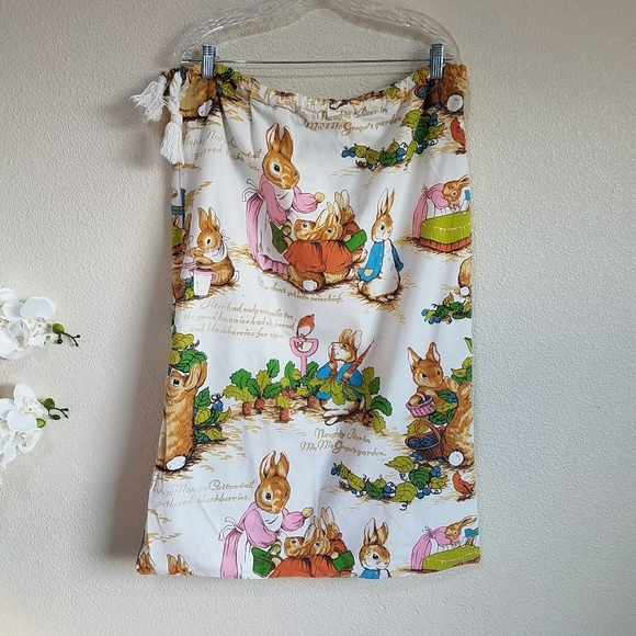 Peter Rabbit Vintage Laundry Bag Hamper - Picture 1 of 11
